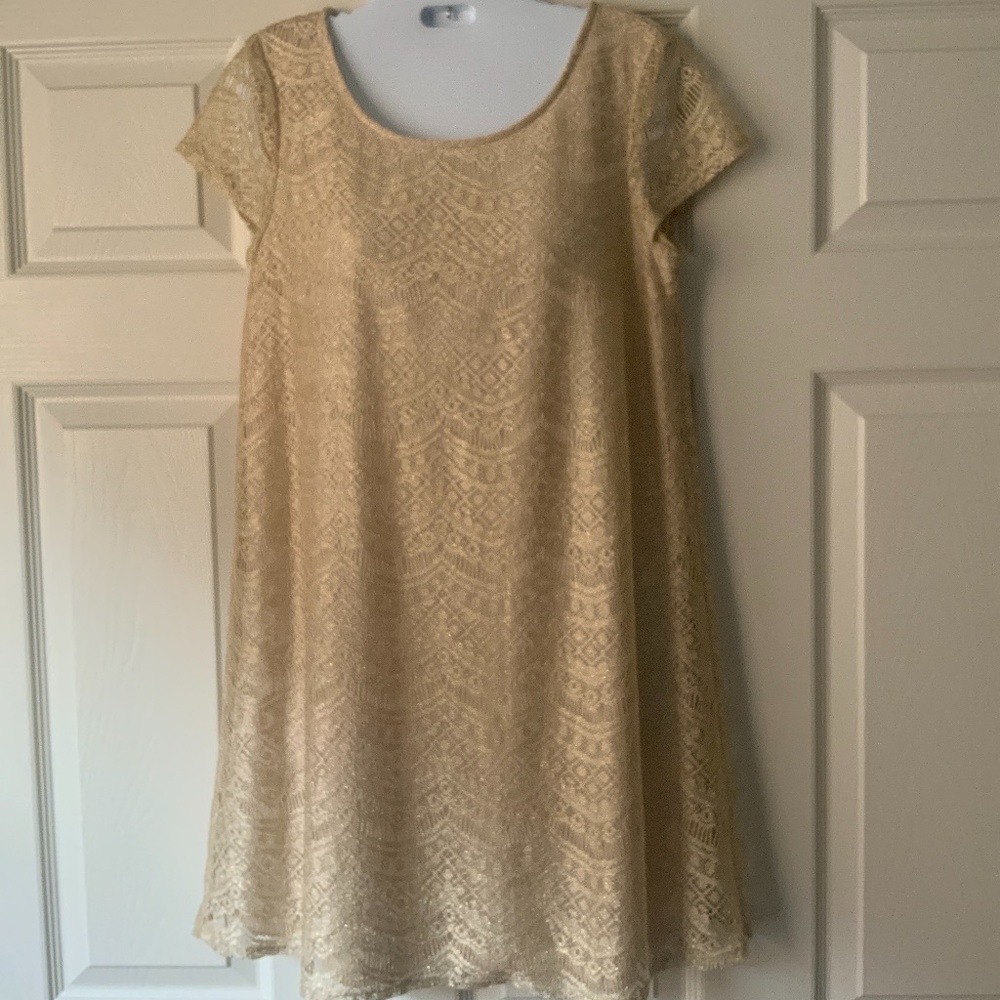 Socialite , size Medium, color gold